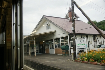 ニセコ駅舎